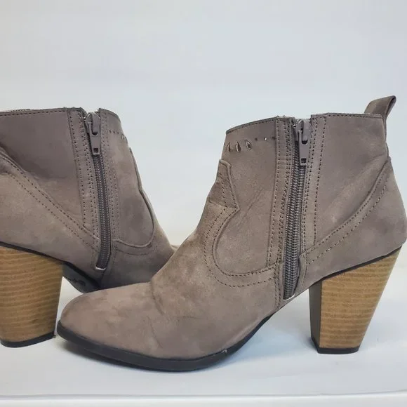 Qupid Taupe Ankle Laser Cut Stacked Heel Side Zip Women's Botties US 8 - Picture 2 of 6